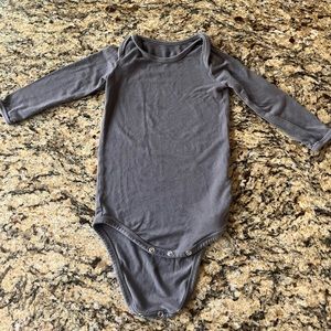 Kyte Baby Long Sleeve Body Suit in Charcoal
